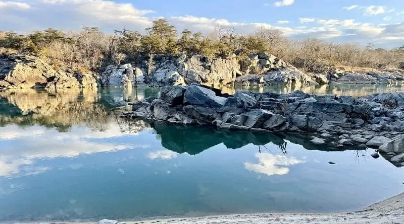 Image of the difficult run trail view along the Potomac River in Great Falls. Virginia 